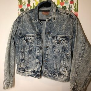 Size small Vintage Acid Wash Levi Strauss jacket